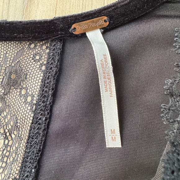 Free People Velvet & Lace Peplum Top Size Medium - Picture 3 of 7